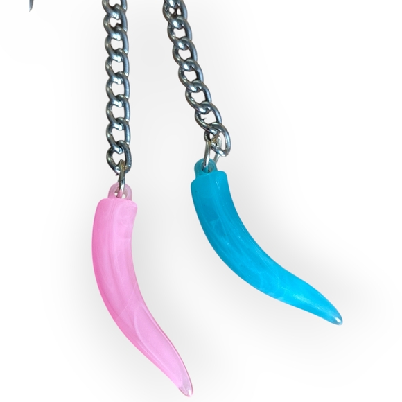 Chic Multi-Charm Keychain - Picture 6 of 6